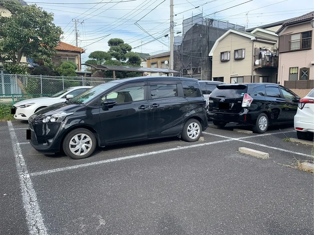 足立区綾瀬２丁目　月極駐車場